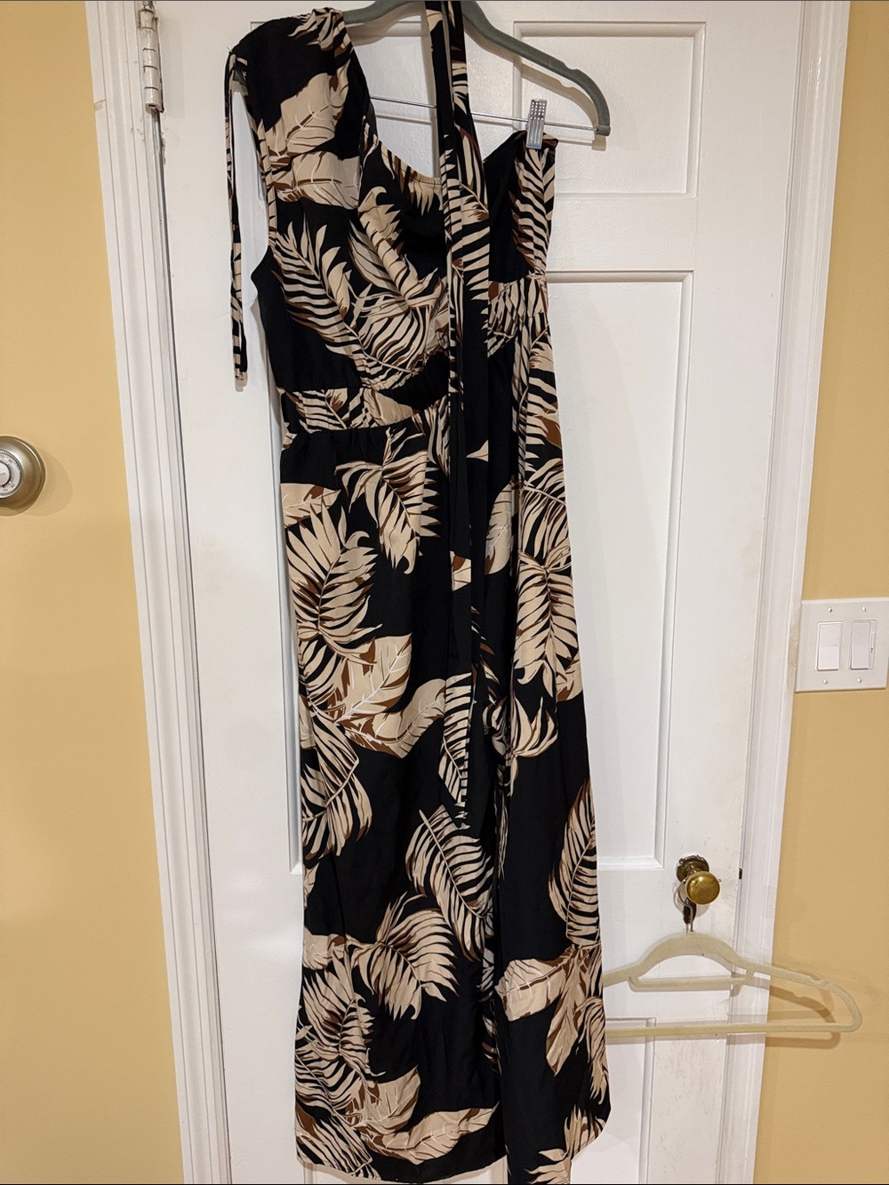 Cupshe Black & Beige Tropical Wide-Leg Jumpsuit
